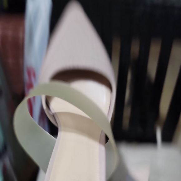 Elegant Women's Slip-On Mules in Light Gray - Picture 9 of 9